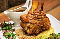 德国传统脆皮猪肘